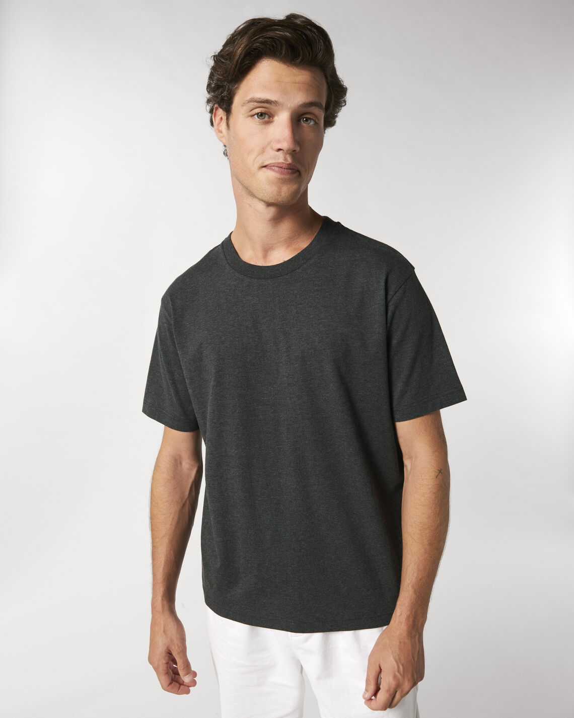 Fuser Dark Heather Grey Studio Front Main 0