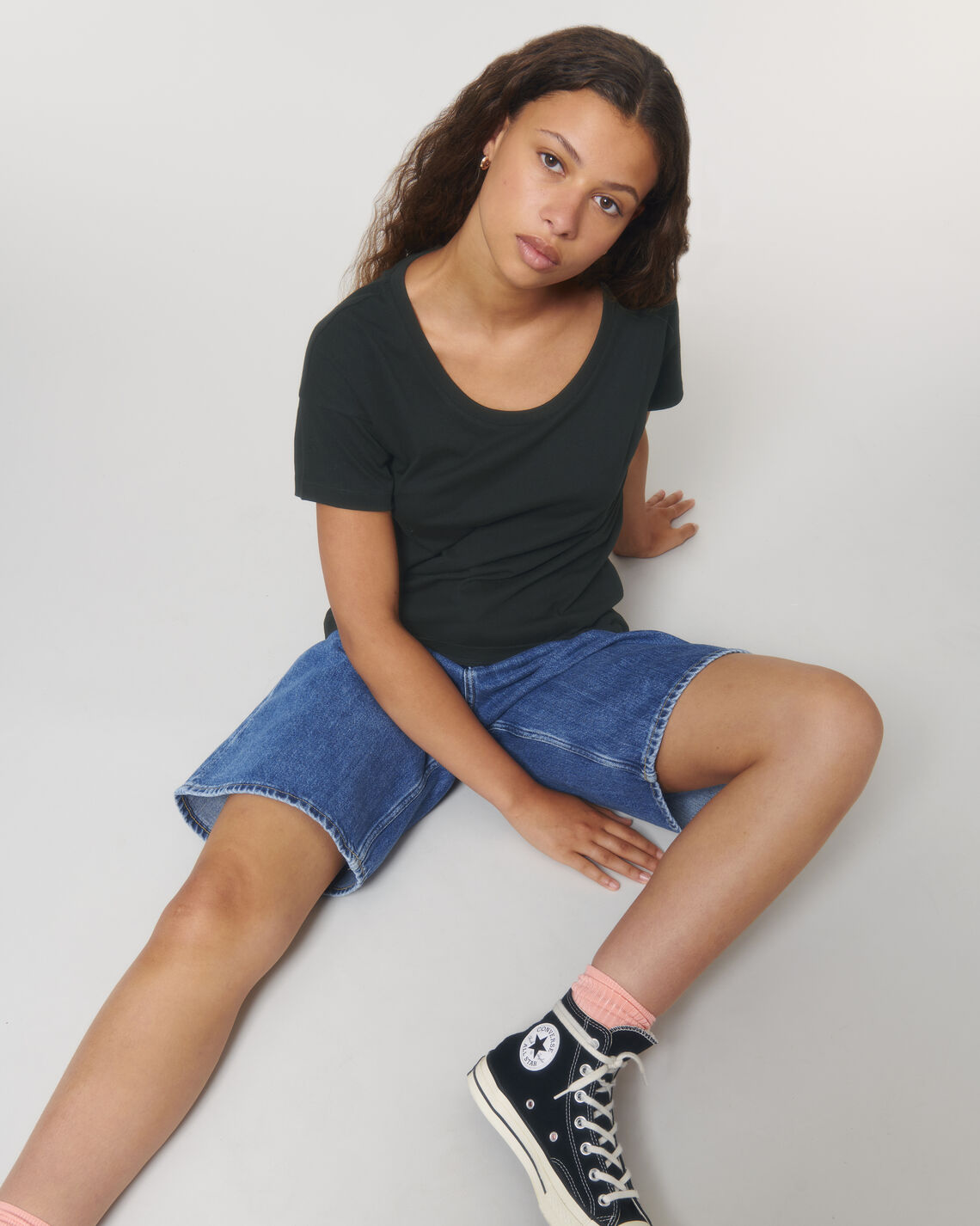 Stella Chiller Black Studio Front Main 5